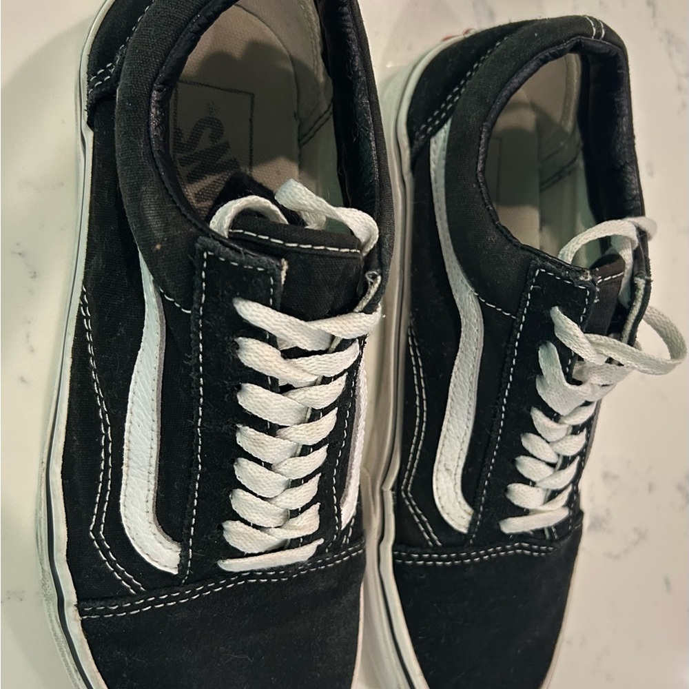Vans old skool woman black  and White Canvas Sneakers includes stance socks!!